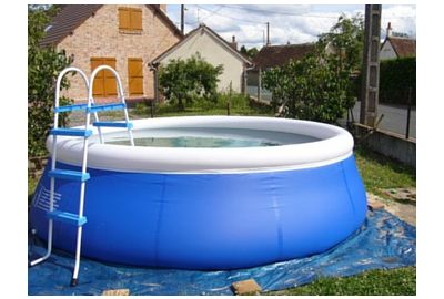 Prendersi cura della piscina in pvc