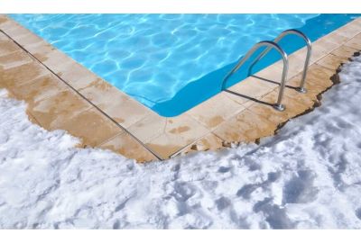 É possibile lasciare scoperta la piscina interrata in inverno?