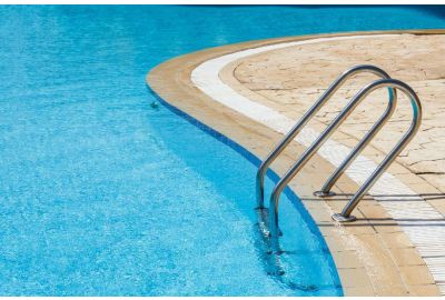 Piscine domestiche: cambia la normativa europea per le prese di fondo