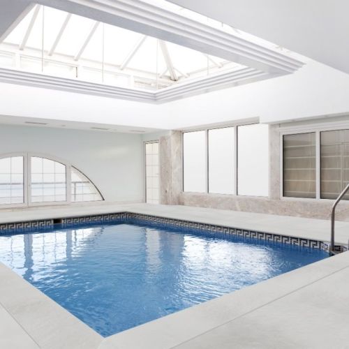 Pavimentazione bordo piscina in pietra Nature Stone