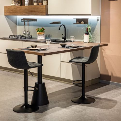 Sgabelli da bar neri di design