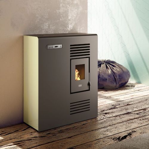 Stufa a pellet canalizzata Select Tina da 4,6 kw avorio